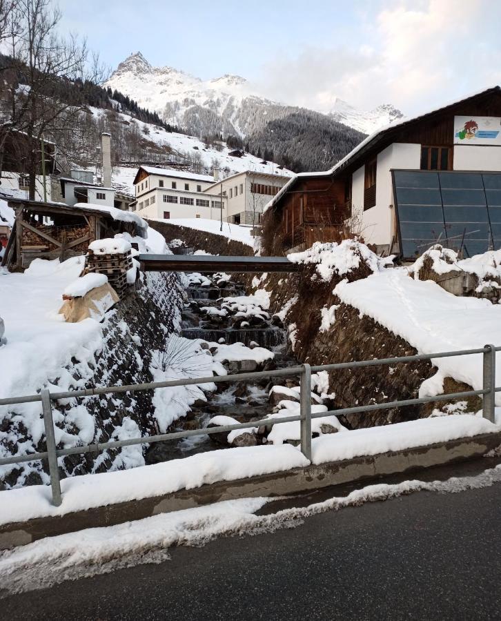 Casa Steilalva - Grosszuegiges Chalet Fuer Erholsamen Familienurlaub Surrein Bagian luar foto